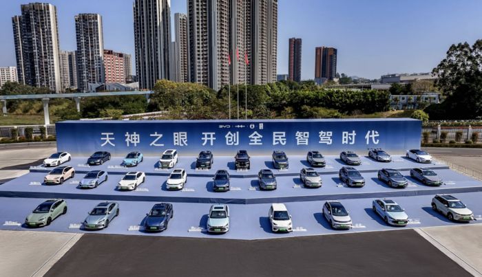 熊猫体育数以亿计人次的春运背后藏着中国汽车智能化的狂飙突进(图2)